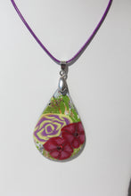 Load image into Gallery viewer, Teardrop Rose and Pink Flowers Necklace