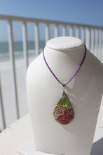 Load image into Gallery viewer, Teardrop Rose and Pink Flowers Necklace