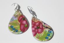 Load image into Gallery viewer, Teardrop Pink Flowers Earrings